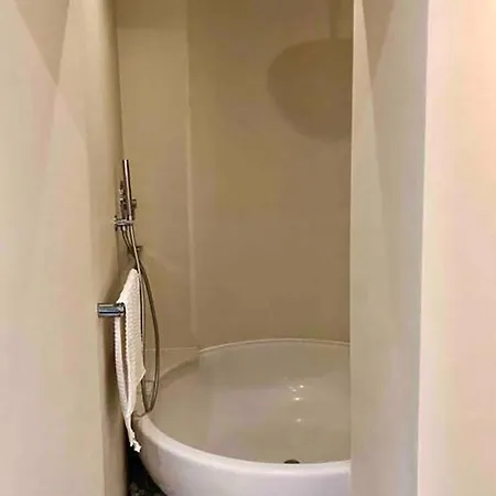 Landing Monolocale Con Ingresso Indipendente Daire *